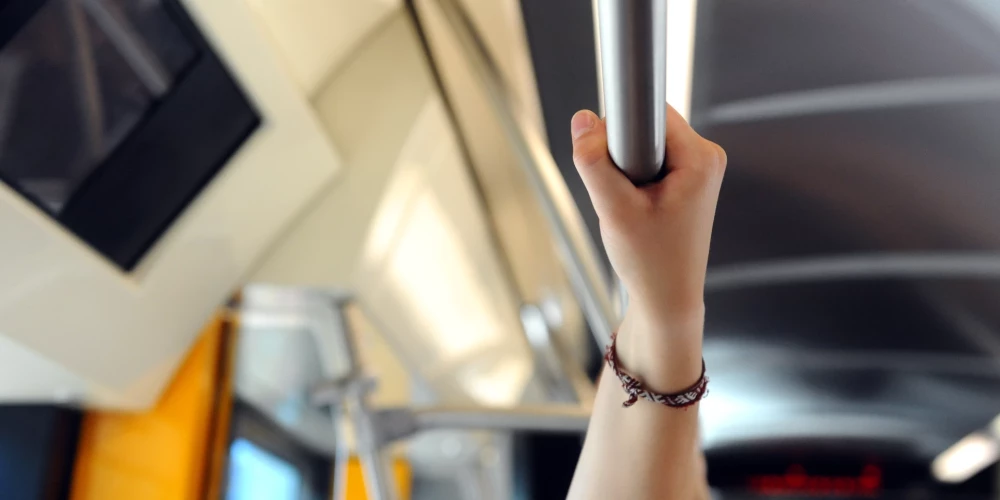 Naktī uz sestdienu, 17. maiju, Rīgā sāks kursēt nakts sabiedriskais transports.