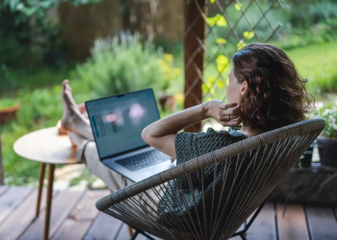 Par teju 7 tūkstošiem pērn pieaudzis attālināti strādājošo darbinieku skaits