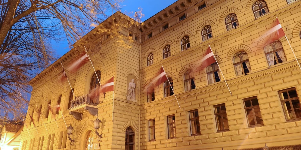 Atzīmējot 35 gadus, kopš Latvija atjaunoja savu neatkarību, Saeimas nams rīt, 17.maijā, vērs durvis Muzeju nakts apmeklētājiem.