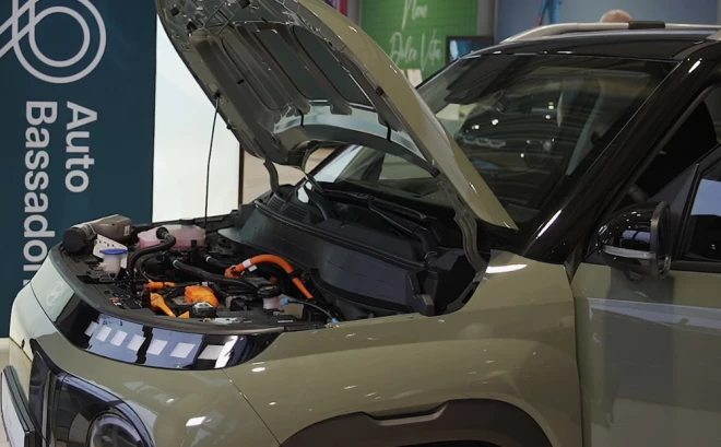 Ja agrāk dzeses šķidrumu elektromobiļu sistēmā sildīja parasts elektriskais sildītājs, siltumsūknis šim nolūkam izmanto “ārējās” kalorijas.