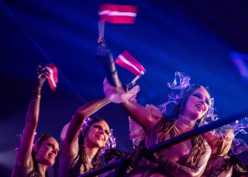 Lai galvaspilsētas iedzīvotāji un pilsētas viesi varētu kopīgi sekot līdzi Eirovīzijas fināla norisei un Latvijas 2025. gada Eirovīzijas pārstāvju grupas “Tautumeitas” dalībai konkursā, Rīgas pašvaldība Doma laukumā sestdien, 17. maijā, plkst. 22.00 nodrošinās fināla tiešraides skatīšanos.