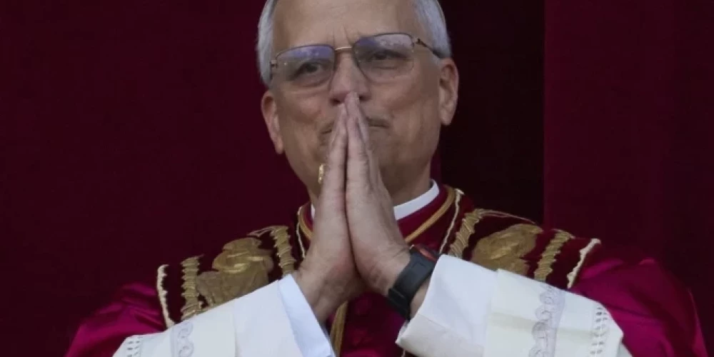 Pāvests Leons XIV piektdien apstiprināja, ka ģimene balstās uz “stabilu savienību starp vīrieti un sievieti”.