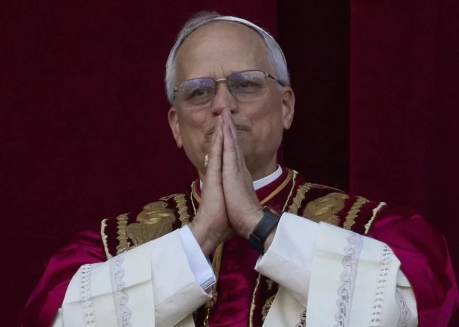 Ģimene balstīta vīrieša un sievietes savienībā, uzsver Romas pāvests Leons XIV