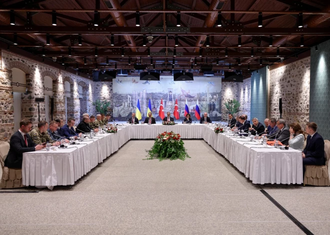 В Стамбуле прошли переговоры Украины и России, а Трамп заявил, что встретится с Путиным