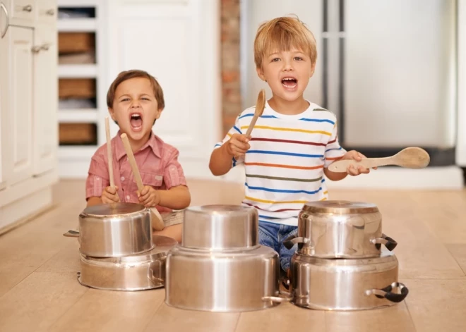 "На каждый шум - звонок в дверь и угрозы полицией…" Ребенок хочет играть, а сосед - тишины: кто прав?