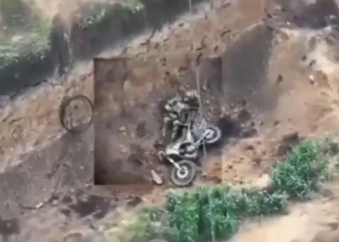 Okupantu motociklists avārijā vai nu gāja bojā, vai guva smagus ievainojumus.