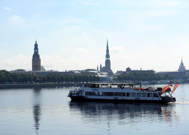 Пристань раздора: почему сезон речных корабликов в Риге до сих пор не начался