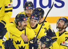 Zviedrija un Šveice saglabā "sausās" uzvaras, pārliecinoši triumfējot Pasaules čempionāta mačos