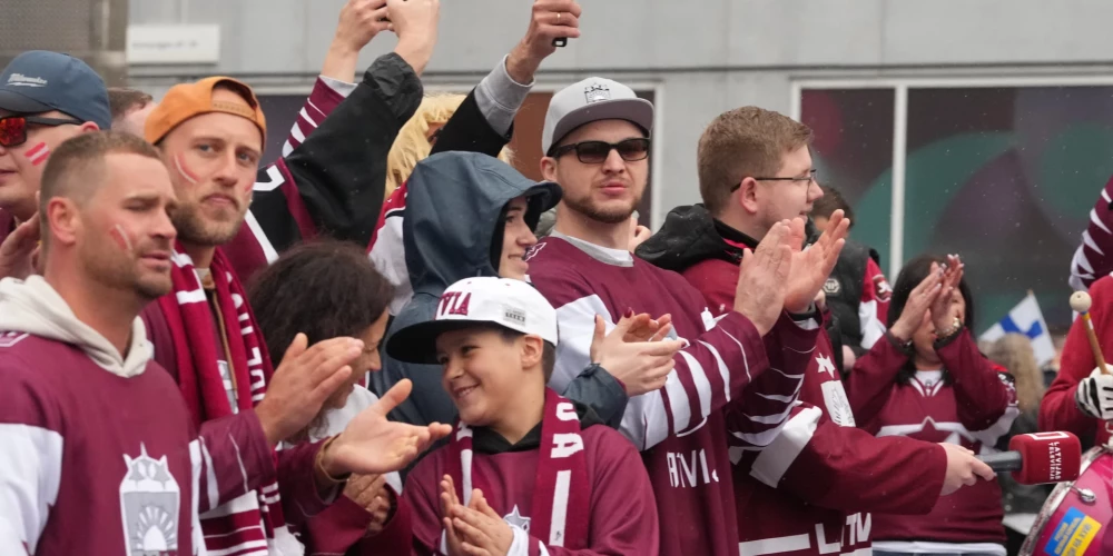 Līdzjutēji pirms pasaules hokeja čempionāta spēles starp Latvijas un Somijas valstsvienībām ''Avicii'' arēnā.