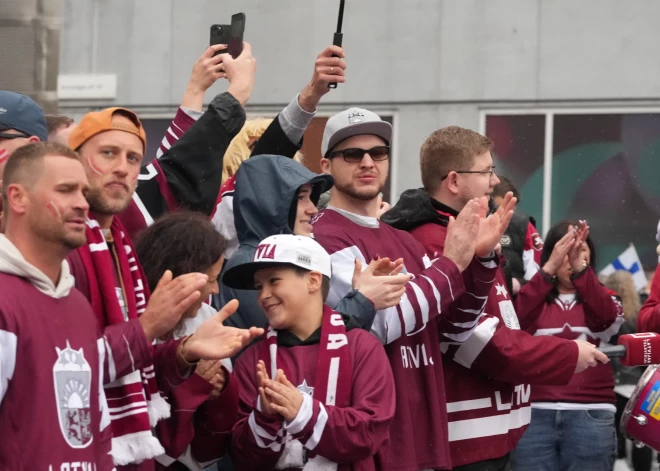 Līdzjutēji pirms pasaules hokeja čempionāta spēles starp Latvijas un Somijas valstsvienībām ''Avicii'' arēnā.