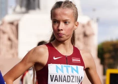 Sibilla Vanadziņa "Rimi" Rīgas maratonā kļūst par Latvijas čempioni jūdzes skrējienā