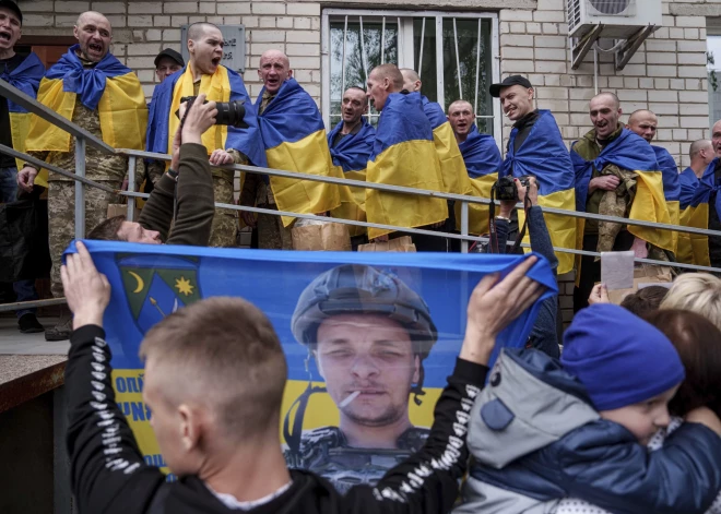 Nākamnedēļ iespējama liela Ukrainas un Krievijas karagūstekņu apmaiņa – “1000 pret 1000”