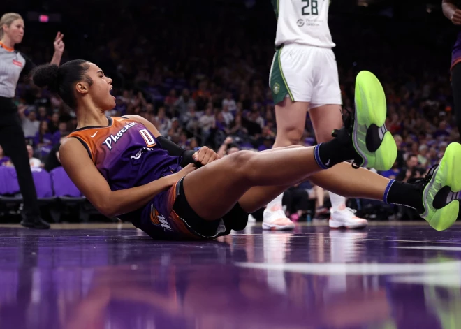 "Mercury" bez Laksas pieteikumā pārliecinoši iesāk WNBA sezonu