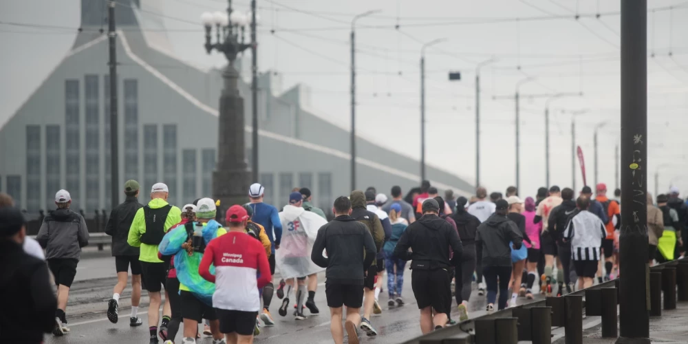 Svētdien, 18. maijā, "Rimi" Rīgas maratonā norisinājās sacensības četrās distancēs - maratonā, pusmaratonā, desmit kilometrus un 5,7 kilometros. 35. Rīgas maratonā kopumā uz starta izgāja vairāk nekā 40 000 dalībnieku, kļūstot par visu laiku lielāko skriešanas pasākumu reģionā.