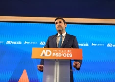 Parlamenta vēlēšanās Portugālē uzvarējusi valdošā konservatīvā alianse, liecina iedzīvotāju aptaujas rezultāti