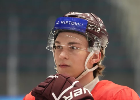 "Mēs noteikti spēlējām labāk, fiziskāk, kvalitatīvāk par Slovākiju," norāda Anrī Ravinskis.