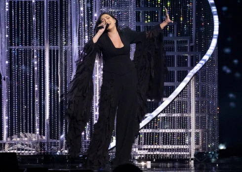 Izraēlas pārstāves Džuvalas Rafaels priekšnesumu gandrīz izjauca protestētāji.