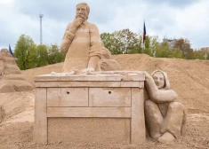 Spēcīgā lietus ietekmē Jelgavā traucēta satiksme un slēgts smilšu parks