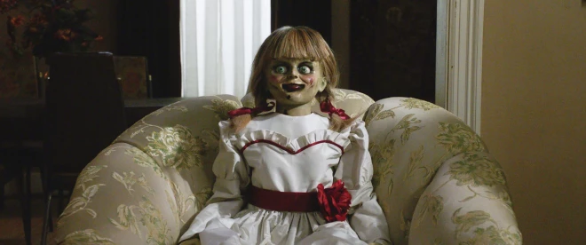 Kadrs no šausmu filmas "Anabella".