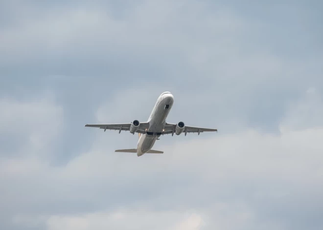 Самолет Lufthansa с 200 пассажирами на борту 10 минут летел без пилотов