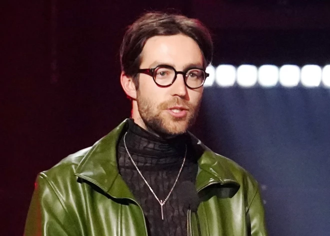 Хип-хоп исполнитель Финькис пробежал Рижский марафон, но остановился в нескольких шагах от финиша. Зачем он это сделал?