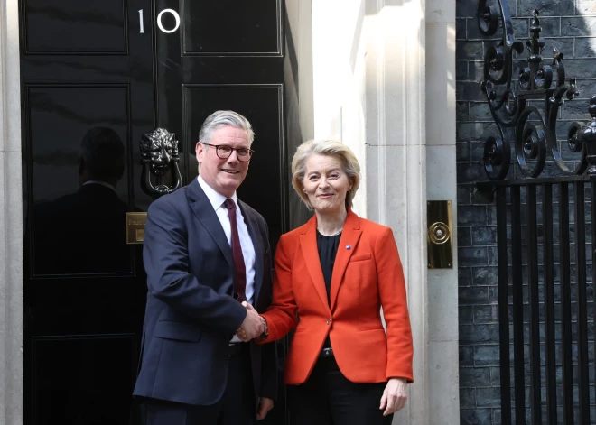 Pirmo reizi kopš "Brexit" – Lielbritānija un Eiropas Savienība atjauno attiecības ar trīs nozīmīgiem līgumiem