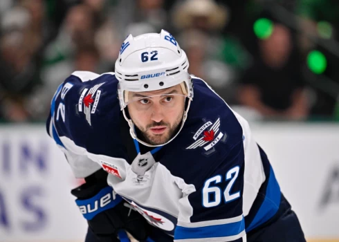Šveices izlasei pasaules hokeja čempionātā pievienosies NHL kluba "Jets" uzbrucējs Nīderreiters. 