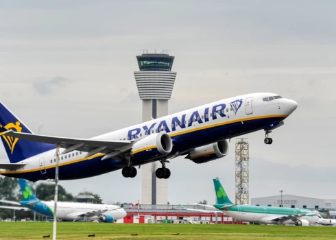 Zemo cenu aviokompānija “Ryanair” paziņojusi, ka tuvākajā laikā plāno būtiski paaugstināt aviobiļešu cenas, lai atgrieztos pie peļņas pieauguma. 