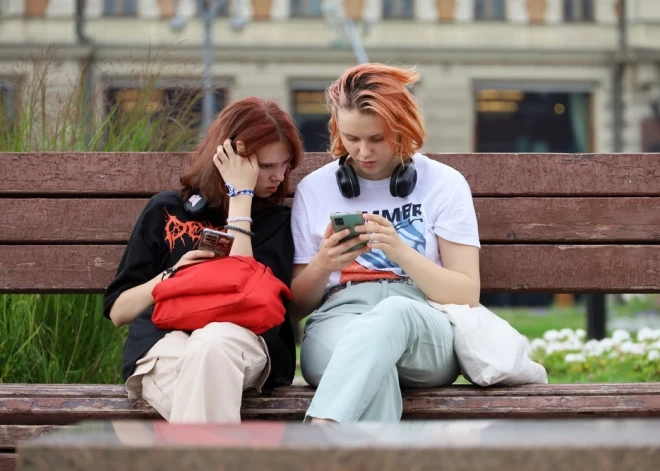 Covid ierobežojumi ir mainījuši pusaudžu smadzenes, secināts pētījumā