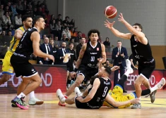 "VEF Rīga" pēc uzvaras nonāk soļa attālumā no uzvaras LBL finālsērijā
