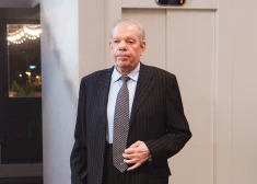 Kirovs Lipmans: “Man katru dienu prasa naudu!”