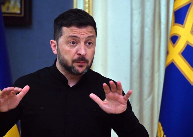 Zelenskis noraida karaspēka atvilkšanu no Krievijas pieprasītajām teritorijām
