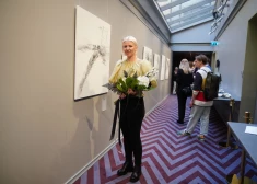 FOTO: māksliniece Elīna Vagre atklāj jaunu izstādi Rīgas centrā