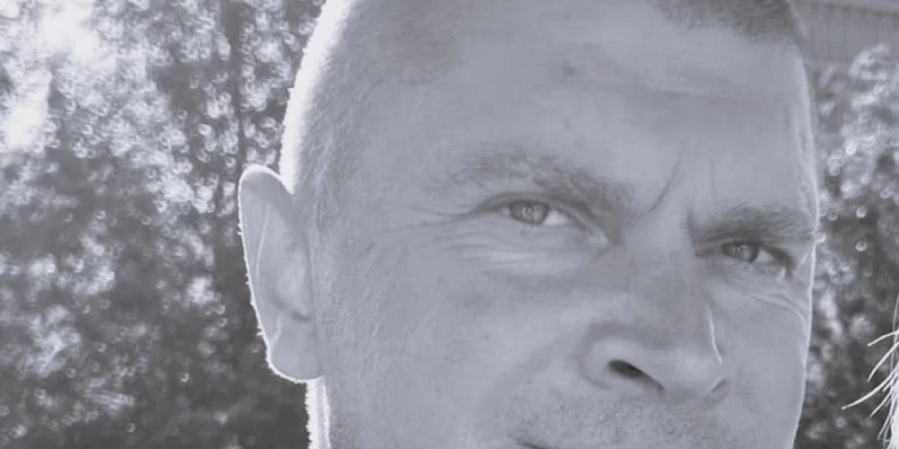 Jānis pazuda 1. maijā pie Rumbulas, kad Daugavā apgāzās laiva ar trim cilvēkiem.