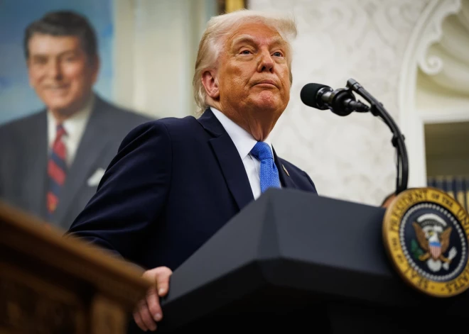 Tramps bez pierādījumiem apgalvo, ka Baidens kavējis savas vēža diagnozes izpaušanu