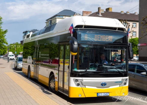 Pilsētas maršrutos testēs ar ūdeņradi darbināmu autobusu.