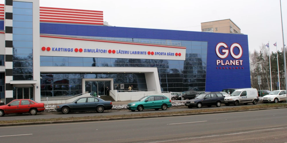 Modernajā "Box Storage" mantu glabātavā iekārtotas 750 dažāda izmēra individuālās telpas kopumā 4200 m² platībā. Nākotnē paredzēts telpu apjomu dubultot.