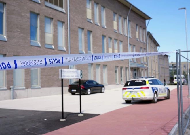 Somijā skolā sadurti trīs bērni – uzbrucējs par mērķiem izvēlējies meitenes