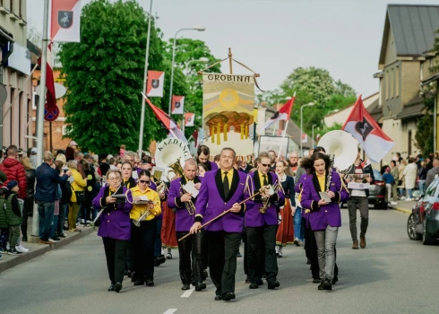 Dienvidkurzemes novadu grib pārvaldīt 130 cilvēki, kaut gan šāda iespēja pavērsies tikai 19 (attēlā: Grobiņas pilsētas svētki).