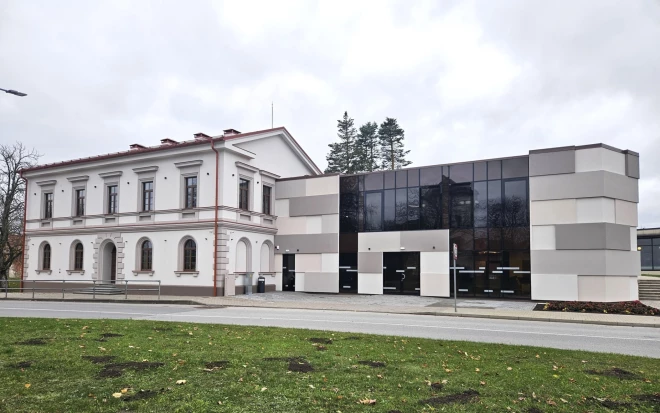 Uz Dienvidkurzemes novada domes 19 deputātu vietām pretendē 130 kandidāti no septiņiem sarakstiem.