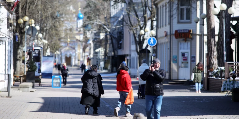 Centrus būvēs Dobelē, Jūrmalā, Ludzā un Saldū.