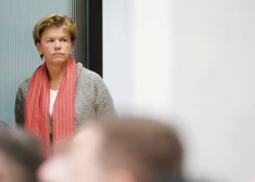 ES sankcijas turpinās graut Krievijas brūkošo ekonomiku, norāda Braže