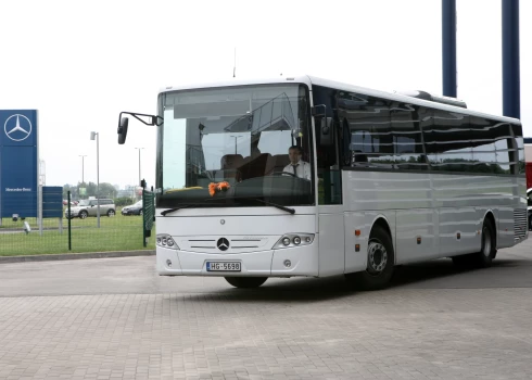 Šoferu trūkuma dēļ "Liepājas autobusu parks" atcēlis piecus reisus Ogres un Liepājas virzienā. 