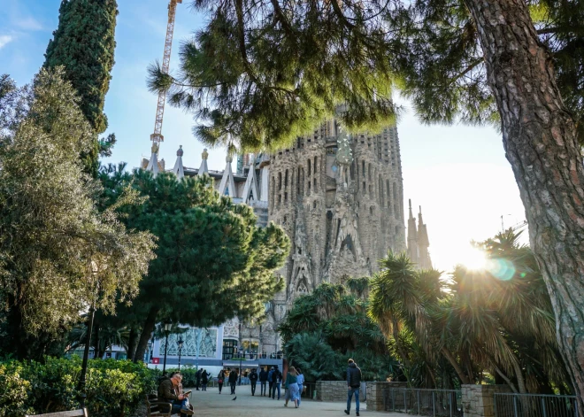 Spānijas varas iestādes pieprasa "Airbnb" dzēst vairāk nekā 60 tūkstošus mājokļu īres sludinājumu