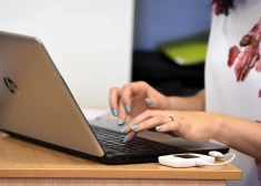 Vismaz 2000 eiro bruto un vēl: kas notiek uzņēmumā "CCC Riga Digital Services" - kāpēc darbinieki grib streikot