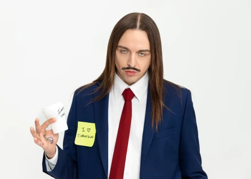 Tommy Cash (īstajā vārdā Tomass Tammemets) ir igauņu reperis, producents un mākslinieks.