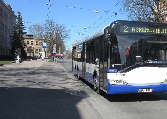 Rīgā mainīsies autobusu kustības saraksti