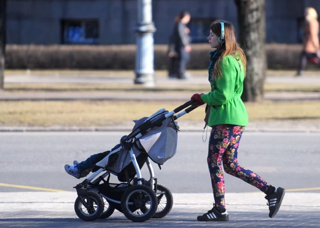 Rīgā plāno trīs reizes palielināt piedzimšanas pabalstu par vienu bērnu