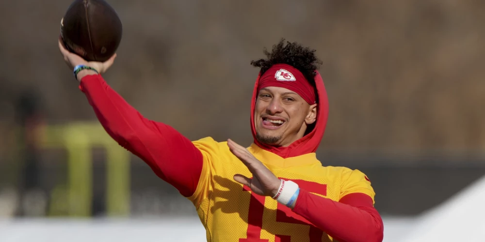 Viens no mūsdienu izcilākajiem NFL spēlētājiem Patriks Mahoumss raujas pēc iespējas piedalīties olimpiskajās spēlēs.