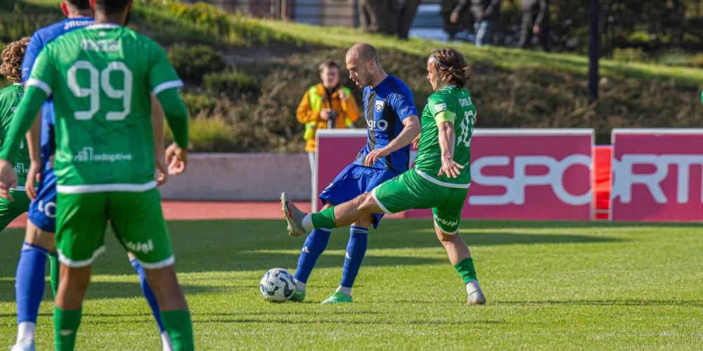 "Grobiņas" futbolistiem uzvara Latvijas futbola virslīgas spēlē.